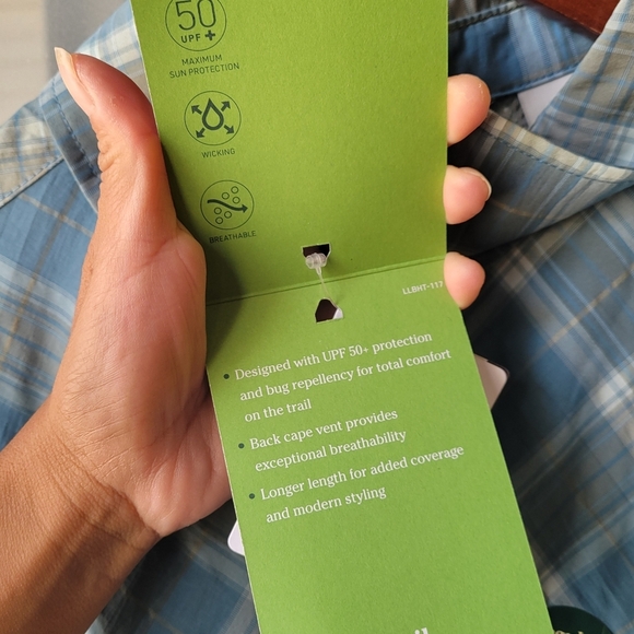 NEW LL Bean Shirt Mens Medium MULTIPLE POCKETS Blue White Button Up Vented Logo - Picture 12 of 13